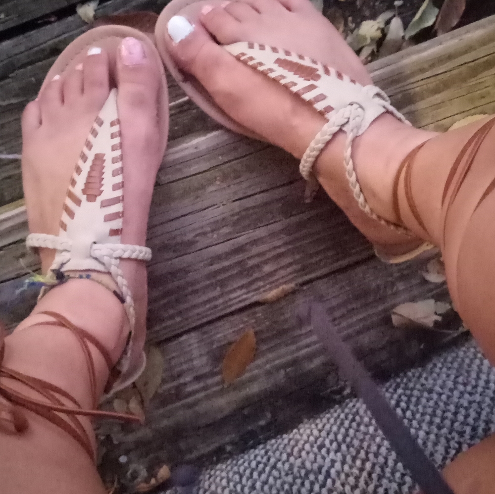 Maurices sandels size 9 EUC